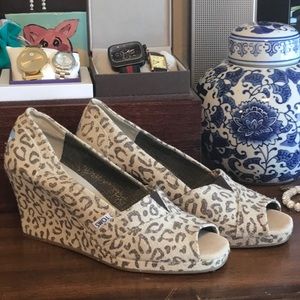 Toms Cheetah Wedges